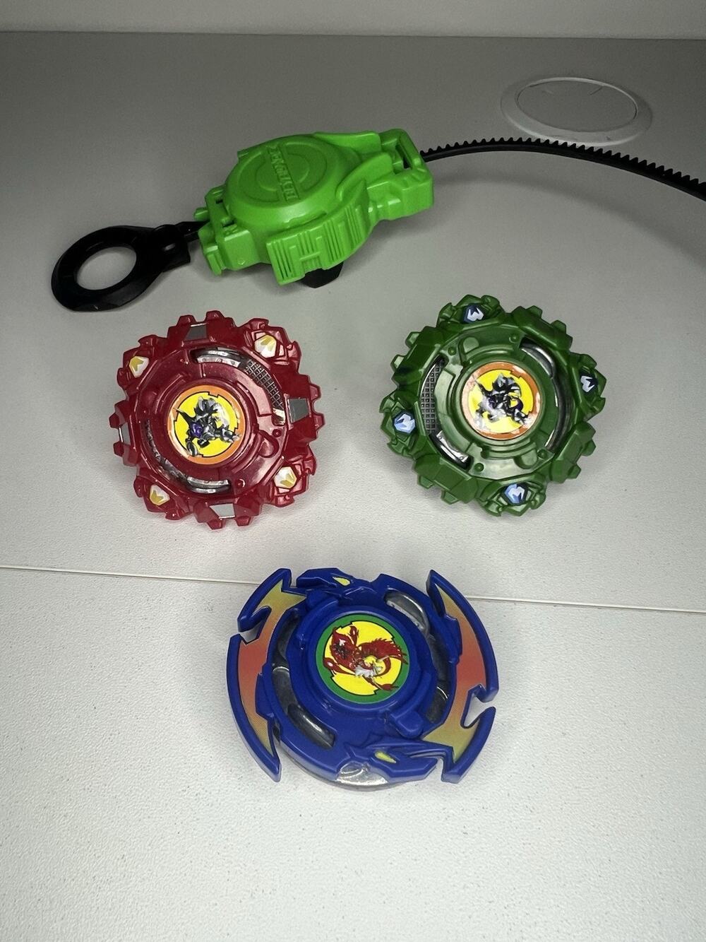 Beyblade Lot of 3 Beyblades 1 Launcher Mixed Takara Tomy Hasbro Plastic Metal